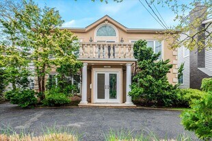 1701 Bay Blvd in Atlantic Beach, NY - Building Photo