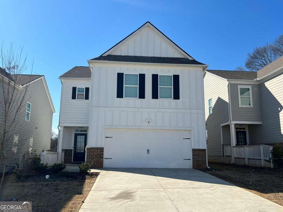 5746 Turnstone Trl in Flowery Branch, GA - Building Photo