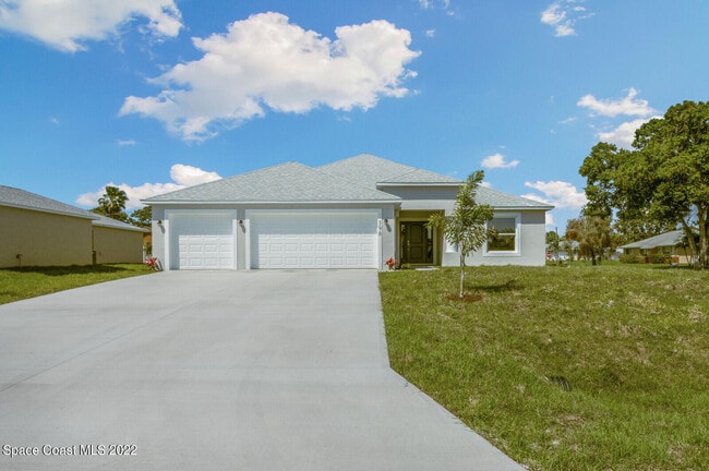 396 Brandt Ave NE in Palm Bay, FL - Building Photo - Building Photo