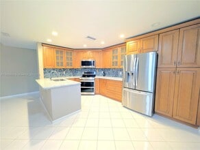 10330 NW 12th Pl in Plantation, FL - Building Photo - Building Photo