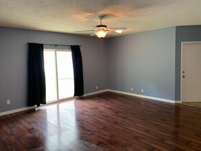 13039 Hunters Moon in San Antonio, TX - Building Photo - Building Photo