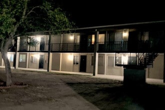 Villa Granada Apartments in Casa Grande, AZ - Building Photo - Building Photo