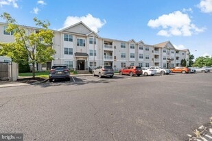 12 Highbridge Ln in West Deptford, NJ - Building Photo