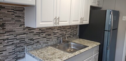 Pitman Gardens Apartments in Pitman, NJ - Foto de edificio - Building Photo