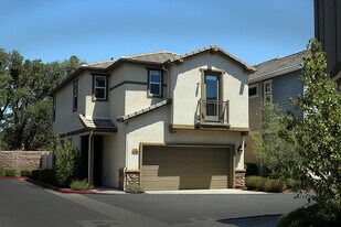 321 Oak Hill Rd in Paso Robles, CA - Building Photo