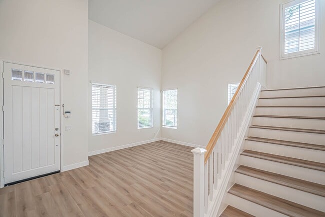 19730 Byrne Pl in Santa Clarita, CA - Building Photo - Building Photo