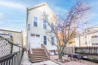 1414 W Fletcher St, Unit 1R in Chicago, IL - Building Photo - Building Photo