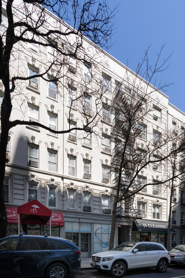 209 E 66th St in New York, NY - Building Photo - Building Photo