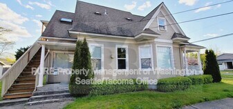 602 5th Ave NW in Puyallup, WA - Building Photo