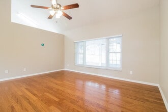 1230 Glenmore Dr in Apopka, FL - Foto de edificio - Building Photo