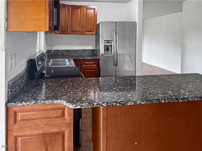 131 Schneider Dr in Ft. Myers, FL - Building Photo - Building Photo