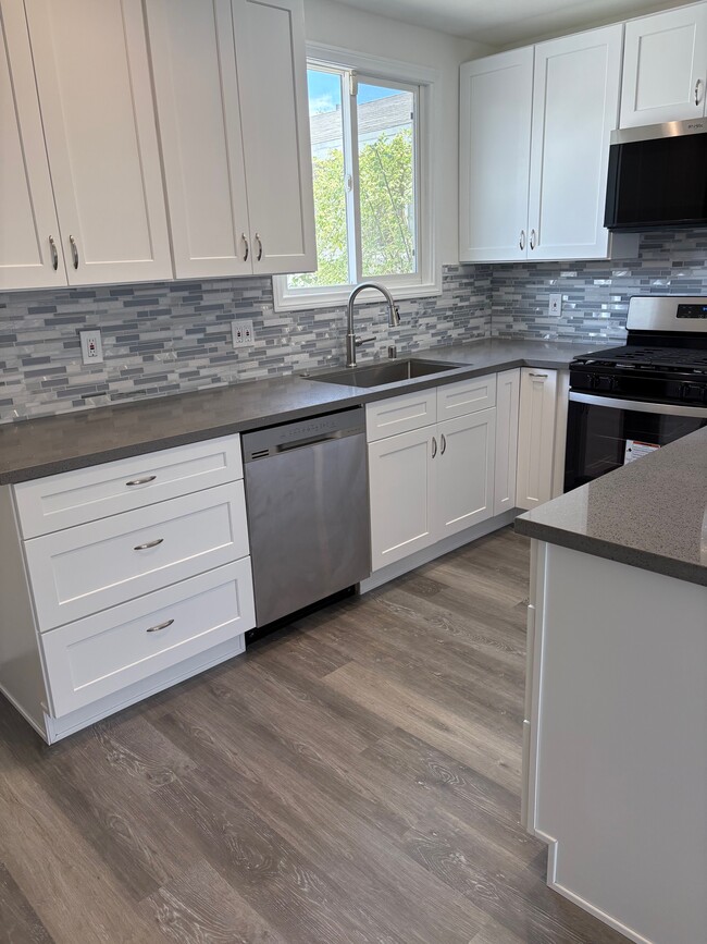 11031 Hatteras St in North Hollywood, CA - Building Photo - Building Photo