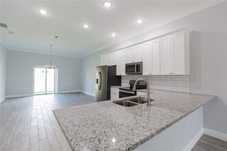 309 Dundee Dr in Poinciana, FL - Building Photo - Building Photo