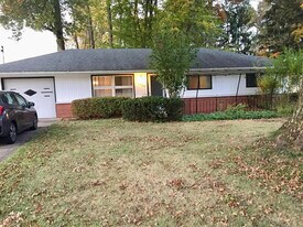 4462 Lockwood Blvd in Youngstown, OH - Building Photo