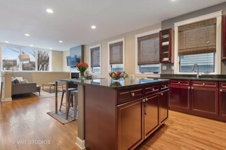 1369 W Hubbard St in Chicago, IL - Building Photo - Building Photo