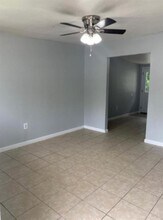 1011 Hackberry St in San Marcos, TX - Building Photo - Building Photo