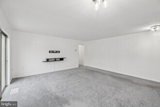 10607 Weymouth St, Unit 201 in Bethesda, MD - Building Photo - Building Photo