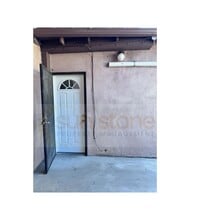 852-852 E Mission Blvd in Pomona, CA - Building Photo - Building Photo