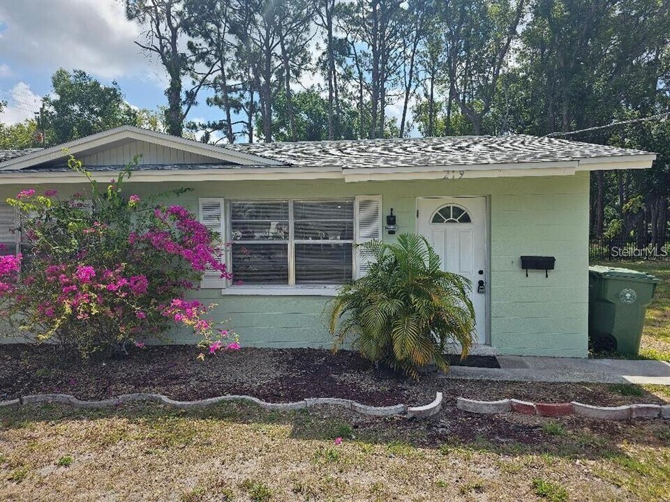 219 23rd St E in Bradenton, FL - Building Photo