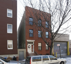 74 Freeman St in Brooklyn, NY - Building Photo