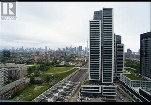 19 Western Battery Rd in Toronto, ON - Building Photo