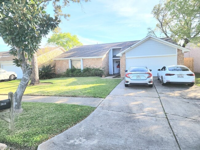 property at 3030 Shawnee Dr