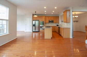 12681 Heron Ridge Dr in Fairfax, VA - Foto de edificio - Building Photo