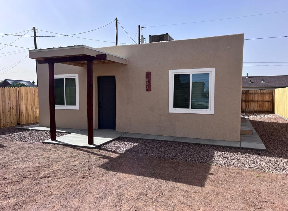 1048 McFie Ave in Las Cruces, NM - Building Photo