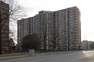 3170 Kirwin Ave in Mississauga, ON - Building Photo
