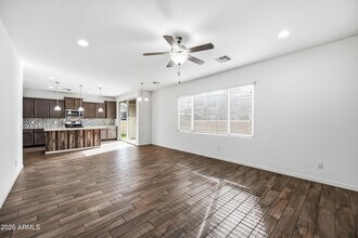 668 N Sparrow Ct in Gilbert, AZ - Building Photo - Building Photo