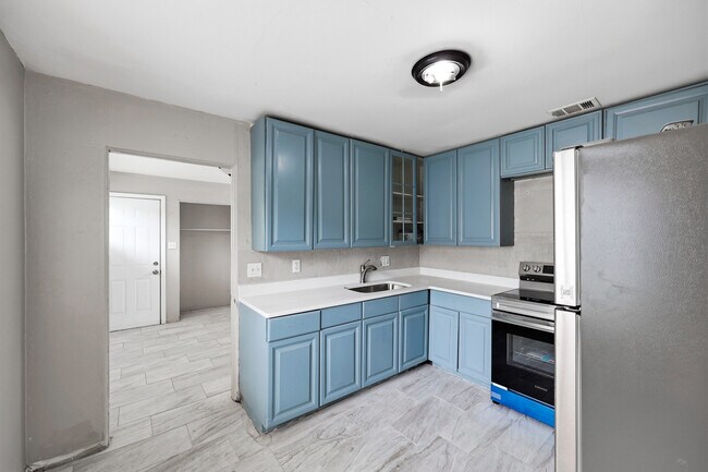 1900 45th St S in St. Petersburg, FL - Building Photo - Building Photo