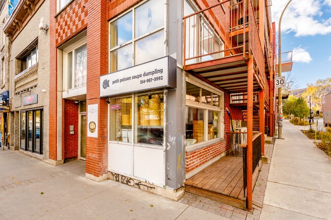 3936 Saint-Laurent Boul in Montréal, QC - Building Photo - Building Photo