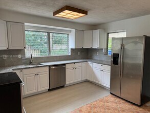 1821 SW 23rd St in Fort Lauderdale, FL - Building Photo - Building Photo