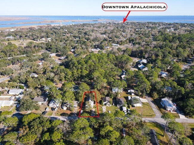 363 22nd Ave in Apalachicola, FL - Building Photo - Building Photo
