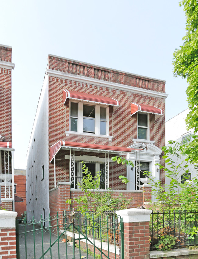 1206 Eastern Pky in Brooklyn, NY - Foto de edificio - Building Photo