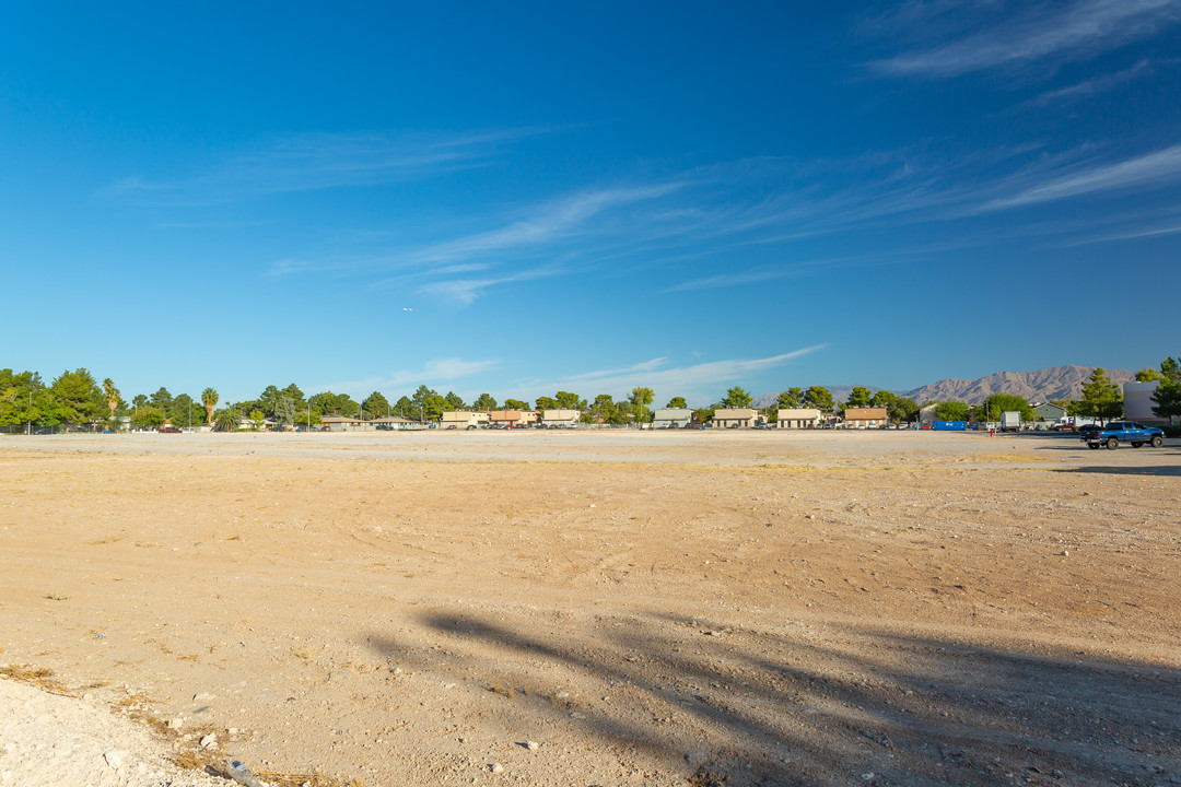 Crystal Park in Las Vegas, NV - Building Photo