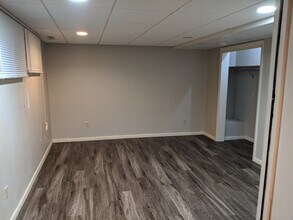 2116 Olive St, Unit 1 in Cedar Falls, IA - Foto de edificio - Building Photo