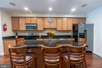 106 W Cross St in Baltimore, MD - Building Photo - Building Photo