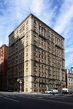 333 West End Ave in New York, NY - Building Photo - Building Photo