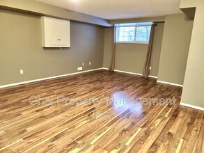 148 Brintnell Blvd NW in Edmonton, AB - Building Photo - Building Photo