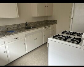 53 Argonne Ave in Long Beach, CA - Building Photo - Building Photo