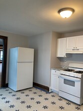 79 Mountain Ave in New London, CT - Building Photo - Building Photo