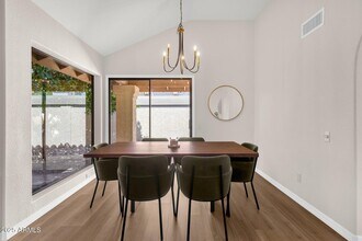 10021 E Sunnyslope Ln in Scottsdale, AZ - Building Photo - Building Photo