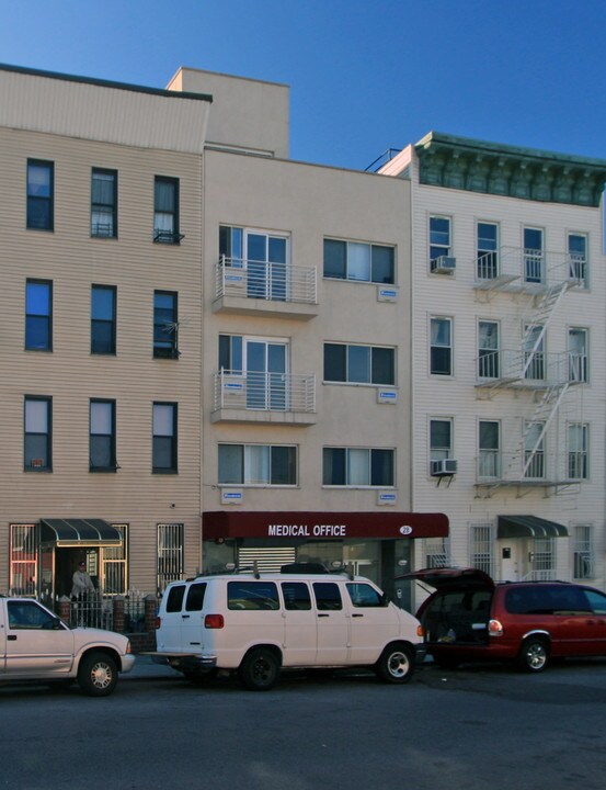 28 Melrose St in Brooklyn, NY - Building Photo