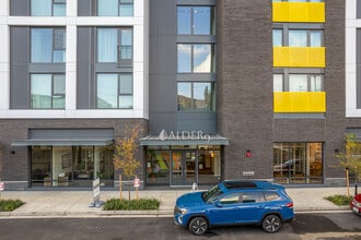 Alder 9 in Portland, OR - Foto de edificio - Building Photo
