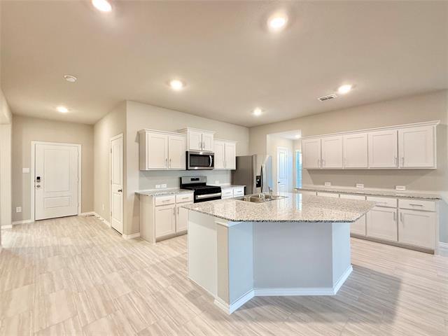 8420 Hollymead Ln in Fort Worth, TX - Building Photo - Building Photo