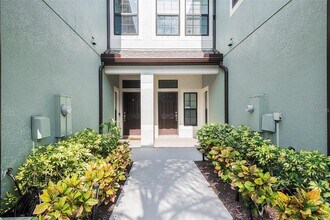 9152 Fox Sparrow Rd in Tampa, FL - Building Photo - Building Photo