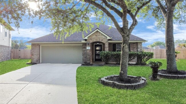 333 Mammoth Springs Ln in Dickinson, TX - Building Photo - Building Photo