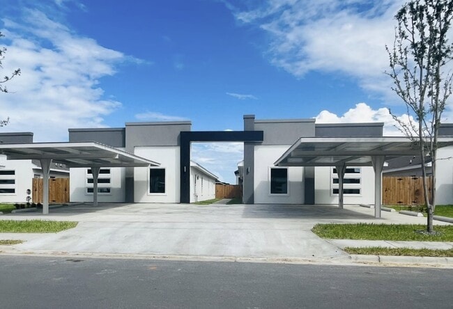 1606 Angelina Dr, Unit 1 in San Juan, TX - Building Photo - Building Photo