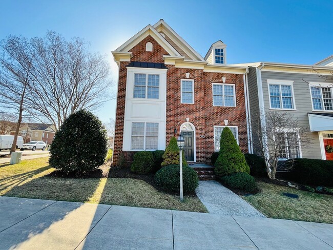 1525 Old Trail Dr in Crozet, VA - Foto de edificio - Building Photo